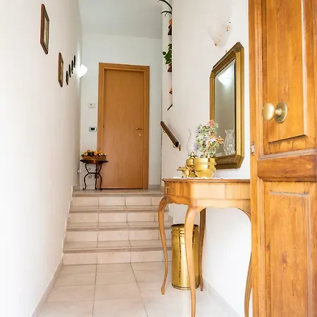 Le Sorelle Apartment *